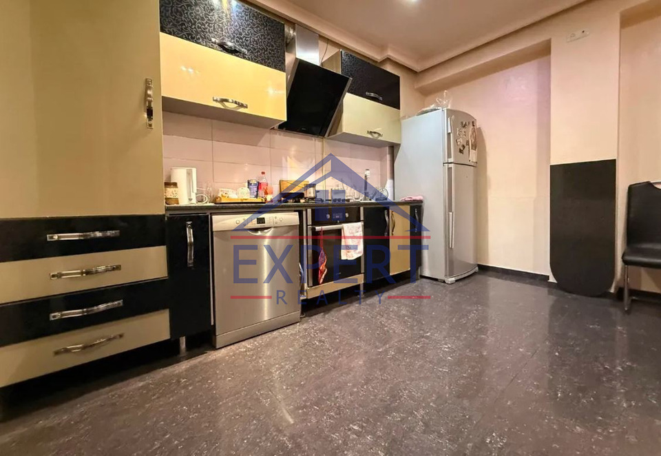 ՔԱՆԱՔԵՌ ԶԵՅԹՈՒՆ, ՊԱՐՈՒՅՐ ՍԵՎԱԿԻ ՓՈՂՈՑ, 4 ՍԵՆՅԱԿ