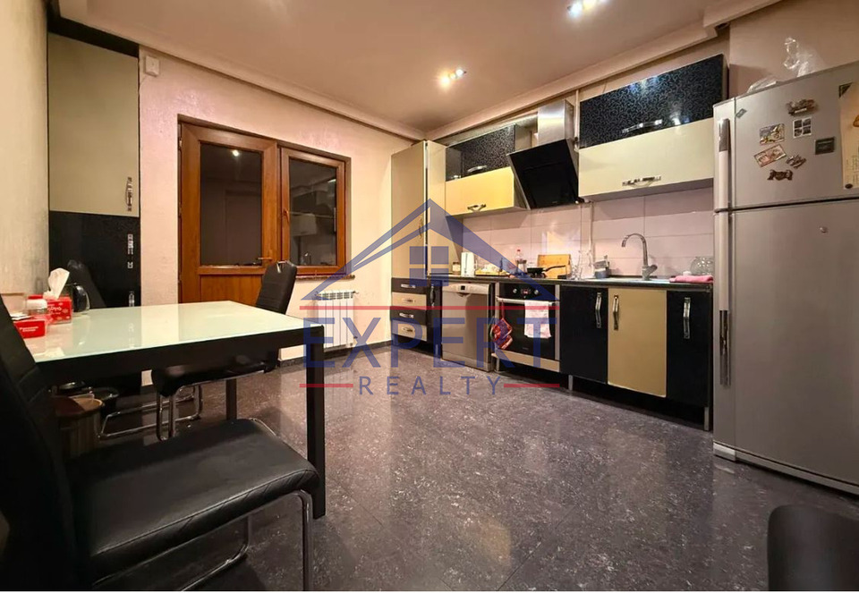 ՔԱՆԱՔԵՌ ԶԵՅԹՈՒՆ, ՊԱՐՈՒՅՐ ՍԵՎԱԿԻ ՓՈՂՈՑ, 4 ՍԵՆՅԱԿ