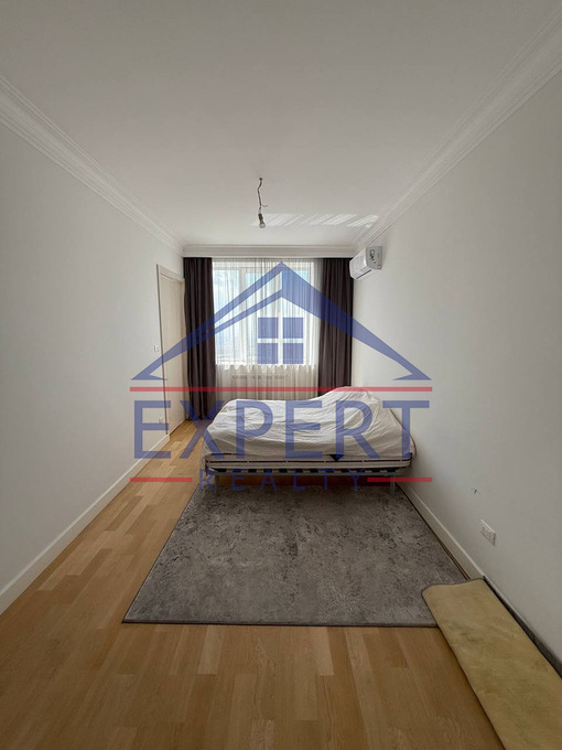 ԱՐԱԲԿԻՐ, ՆԱԻՐԻ ԶԱՐՅԱՆ ՓՈՂՈՑ, 4 ՍԵՆՅԱԿ