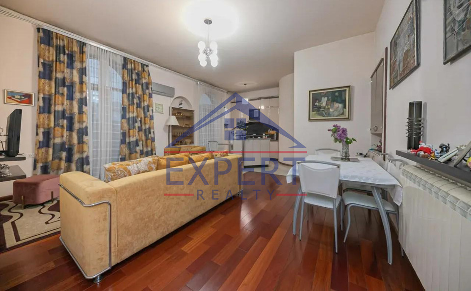 ԿԵՆՏՐՈՆ, ԲԱՂՐԱՄՅԱՆ ՊՈՂՈՏԱ, 2 ՍԵՆՅԱԿ