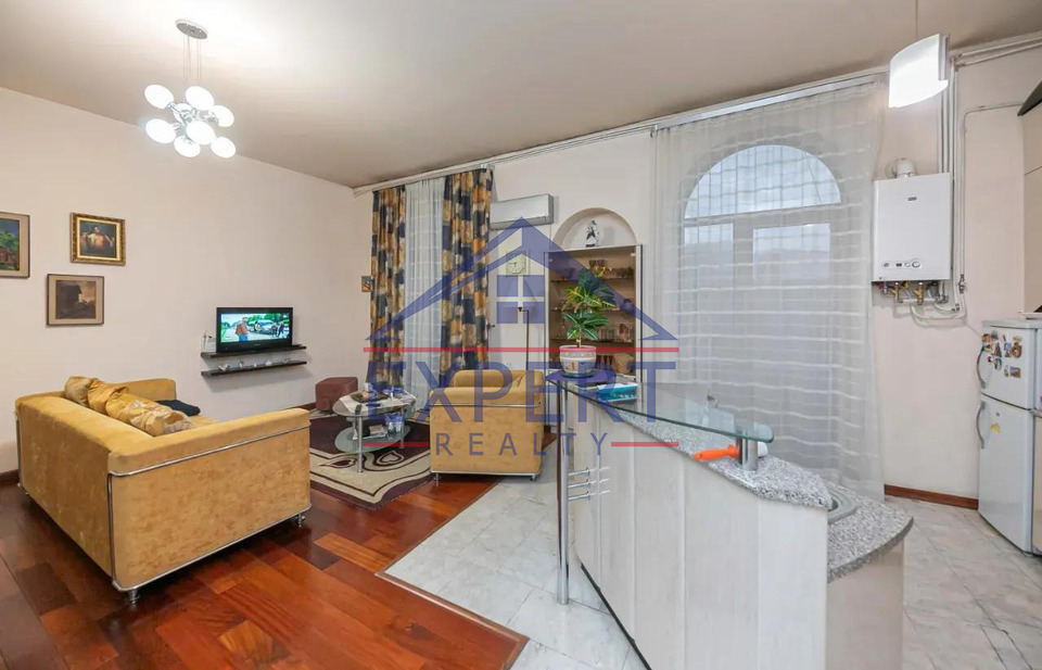 ԿԵՆՏՐՈՆ, ԲԱՂՐԱՄՅԱՆ ՊՈՂՈՏԱ, 2 ՍԵՆՅԱԿ