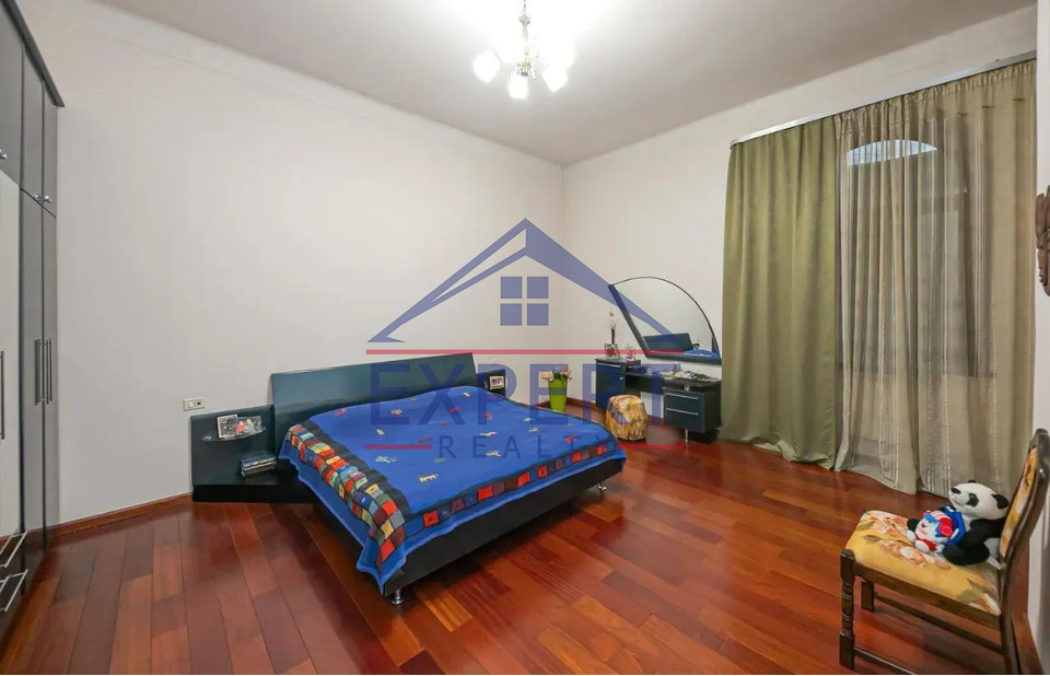 ԿԵՆՏՐՈՆ, ԲԱՂՐԱՄՅԱՆ ՊՈՂՈՏԱ, 2 ՍԵՆՅԱԿ