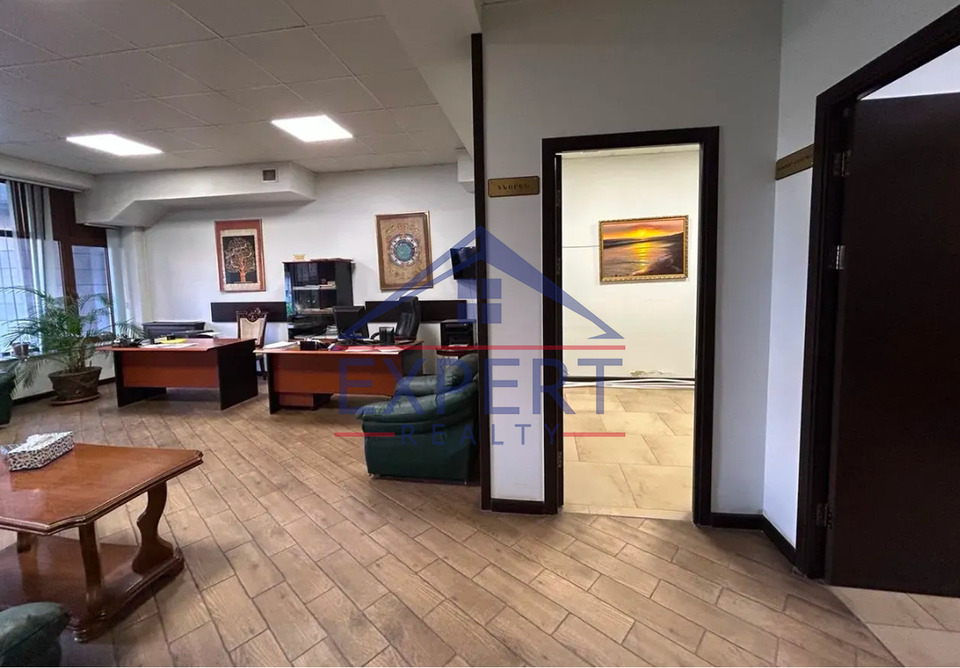 ԿԵՆՏՐՈՆ, ԵԿՄԱԼՅԱՆ ՓՈՂՈՑ