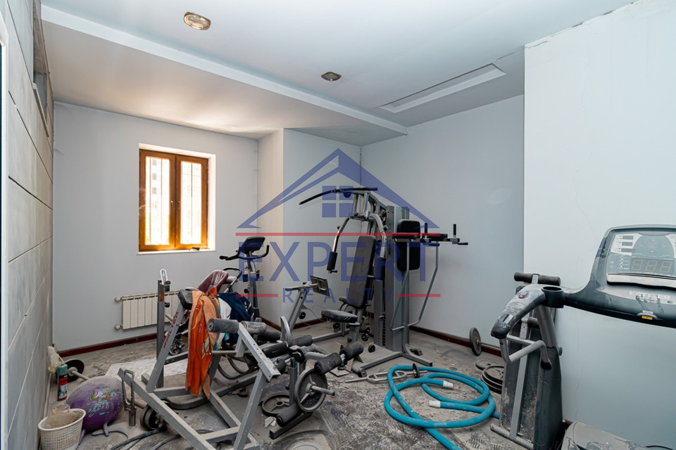 ԿԵՆՏՐՈՆ, ԵԿՄԱԼՅԱՆ ՓՈՂՈՑ