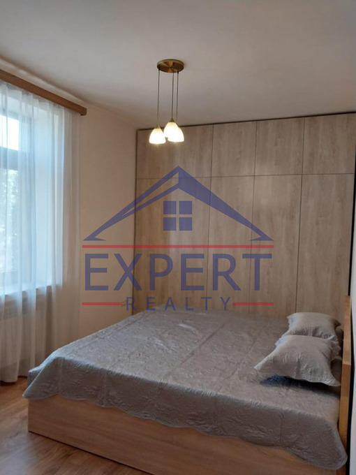 ԱՐԱԲԿԻՐ, ՆԱԻՐԻ ԶԱՐՅԱՆ ՓՈՂՈՑ, 3 ՍԵՆՅԱԿ