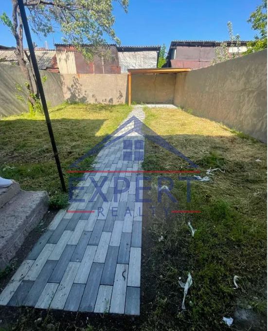 ԷՐԵԲՈՒՆԻ, ՆՈՐ ԱՐԵՇ 37-ՐԴ ՓՈՂՈՑ, 4 ՍԵՆՅԱԿ
