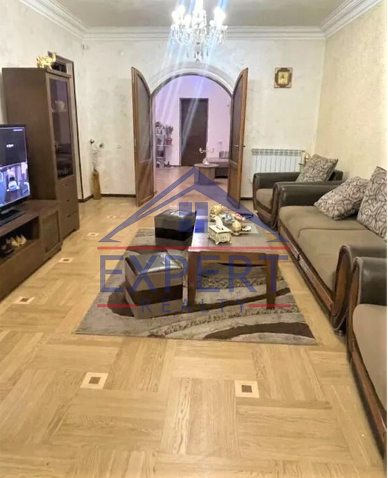 ԷՐԵԲՈՒՆԻ, ՆՈՐ ԱՐԵՇ, 5 ՍԵՆՅԱԿ