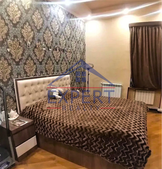 ԷՐԵԲՈՒՆԻ, ՆՈՐ ԱՐԵՇ, 5 ՍԵՆՅԱԿ