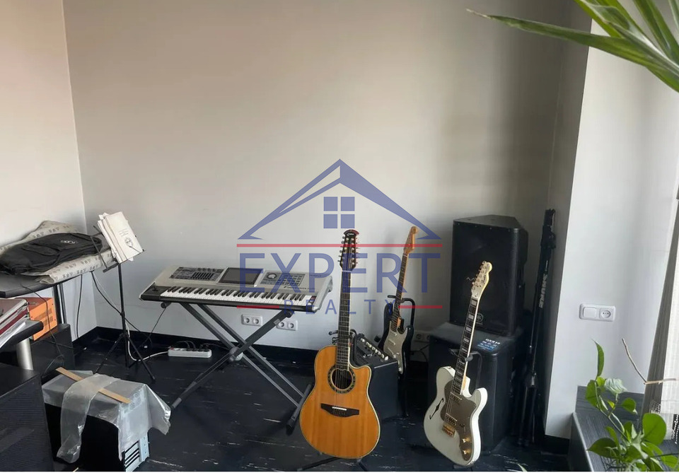 ԿԵՆՏՐՈՆ, ՀՅՈՒՍԻՍԱՅԻՆ ՊՈՂՈՏԱ, 165 ՔՄ