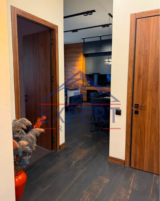 ԿԵՆՏՐՈՆ, ՄԱՇՏՈՑԻ ՊՈՂՈՏԱ, 3 ՍԵՆՅԱԿ