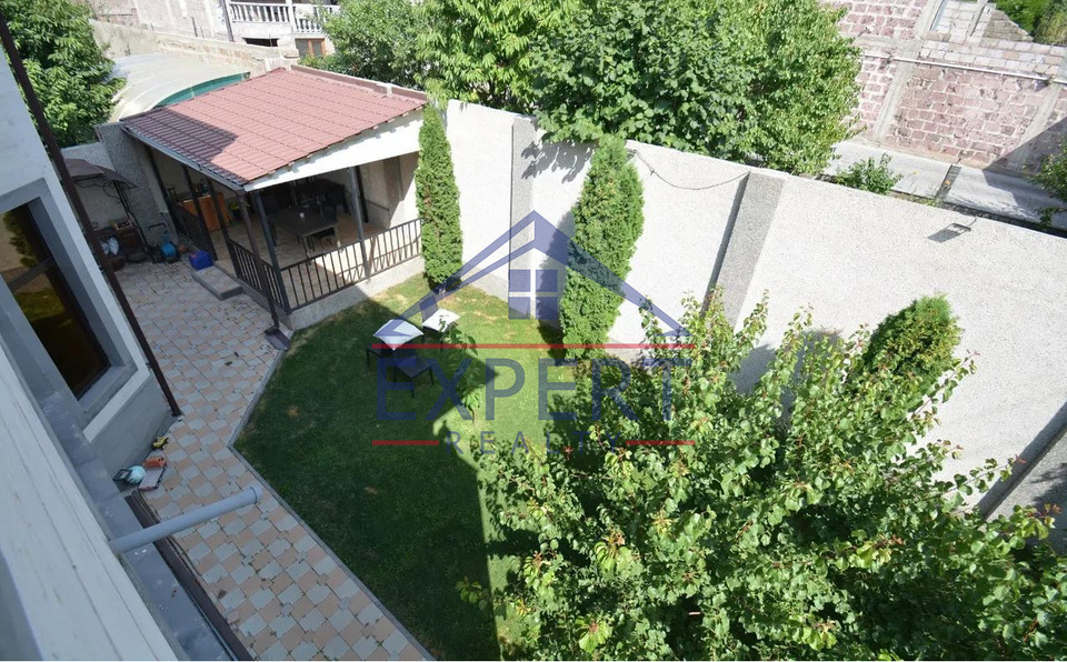 ԱՎԱՆ, ՊԵՏՐՈՍ ԴՈՒՐՅԱՆԻ 1-ԻՆ ՓՈՂՈՑ