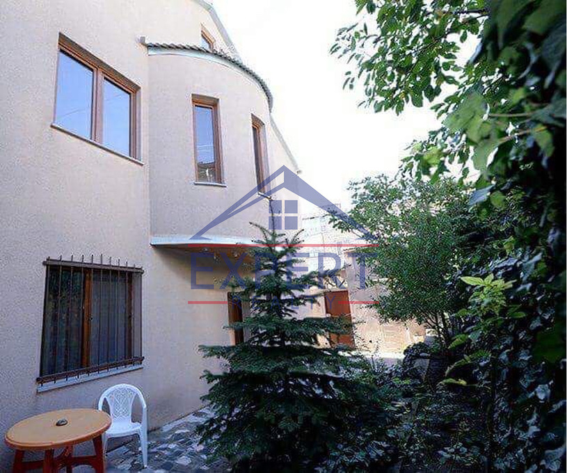 ԿԵՆՏՐՈՆ, ՍԱՐՄԵՆԻ ՓՈՂՈՑ, 5 ՍԵՆՅԱԿ