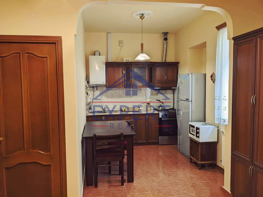 ԿԵՆՏՐՈՆ, ՍԱՐՄԵՆԻ ՓՈՂՈՑ, 5 ՍԵՆՅԱԿ