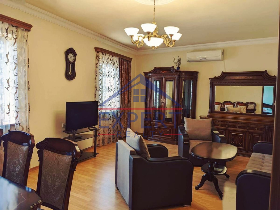 ԿԵՆՏՐՈՆ, ՍԱՐՄԵՆԻ ՓՈՂՈՑ, 5 ՍԵՆՅԱԿ