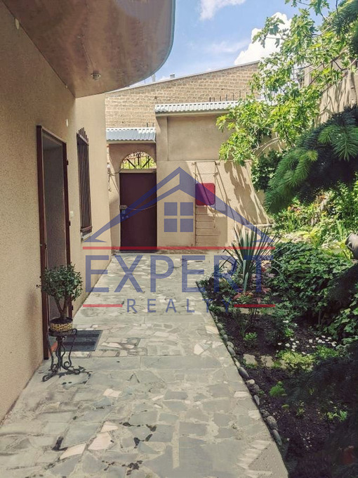 ԿԵՆՏՐՈՆ, ՍԱՐՄԵՆԻ ՓՈՂՈՑ, 5 ՍԵՆՅԱԿ