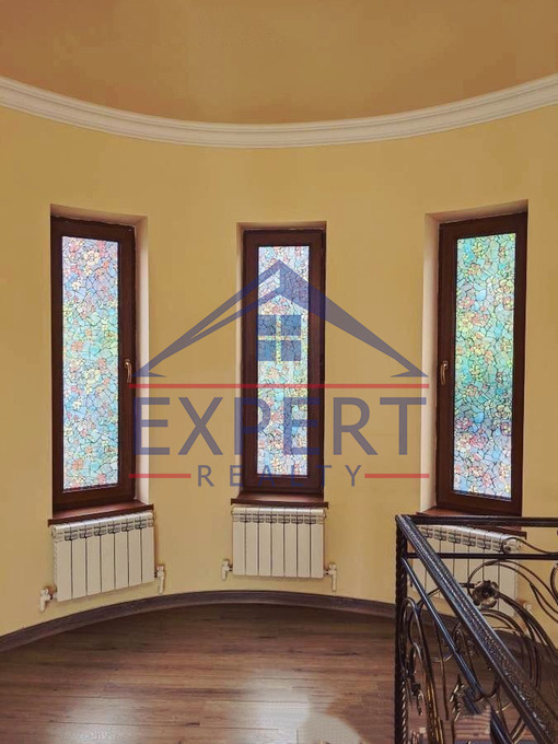 ԿԵՆՏՐՈՆ, ՍԱՐՄԵՆԻ ՓՈՂՈՑ, 5 ՍԵՆՅԱԿ