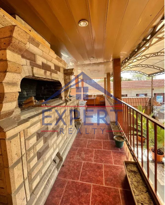 ԷՐԵԲՈՒՆԻ  ,ՆՈՐ ԱՐԵՇԻ ՓՈՂՈՑ   7 ՍԵՆՅԱԿ