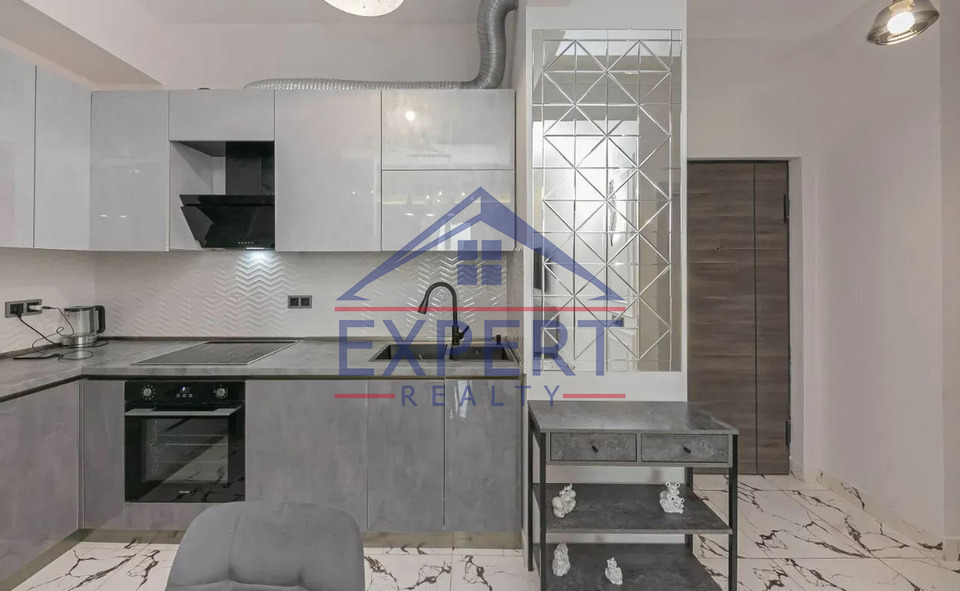 ԿԵՆՏՐՈՆ, ՌՈՍՏՈՄԻ ՓՈՂՈՑ, 3 ՍԵՆՅԱԿ