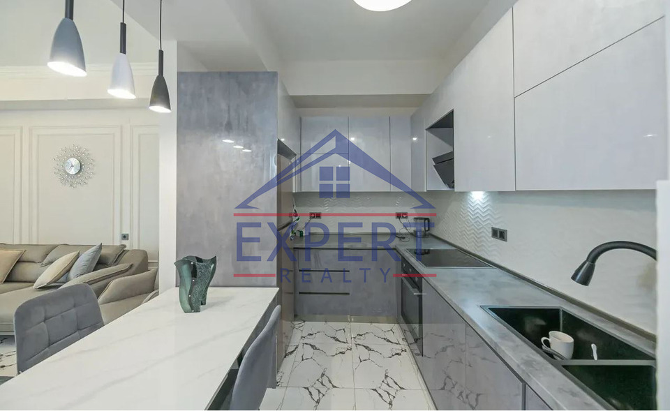 ԿԵՆՏՐՈՆ, ՌՈՍՏՈՄԻ ՓՈՂՈՑ, 3 ՍԵՆՅԱԿ