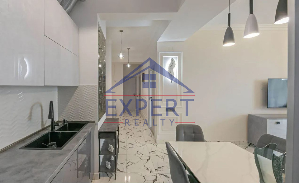 ԿԵՆՏՐՈՆ, ՌՈՍՏՈՄԻ ՓՈՂՈՑ, 3 ՍԵՆՅԱԿ