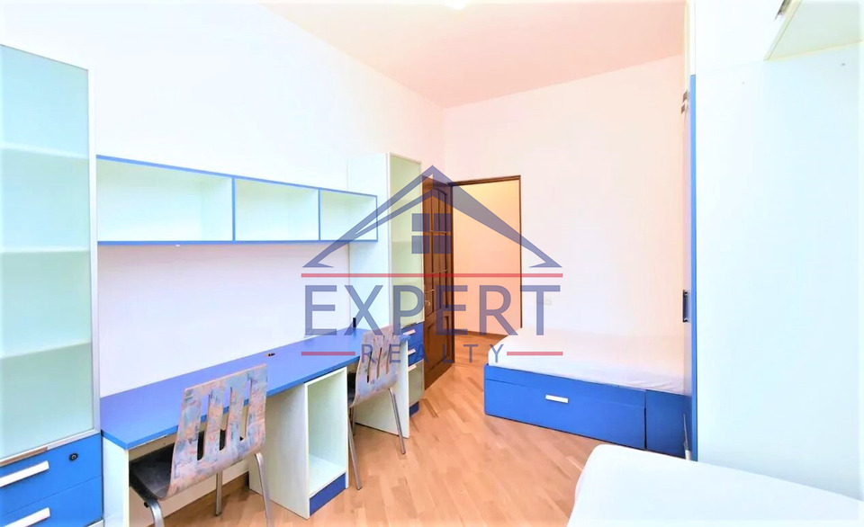 ԿԵՆՏՐՈՆ, ԵԿՄԱԼՅԱՆ ՓՈՂՈՑ, 4 ՍԵՆՅԱԿ