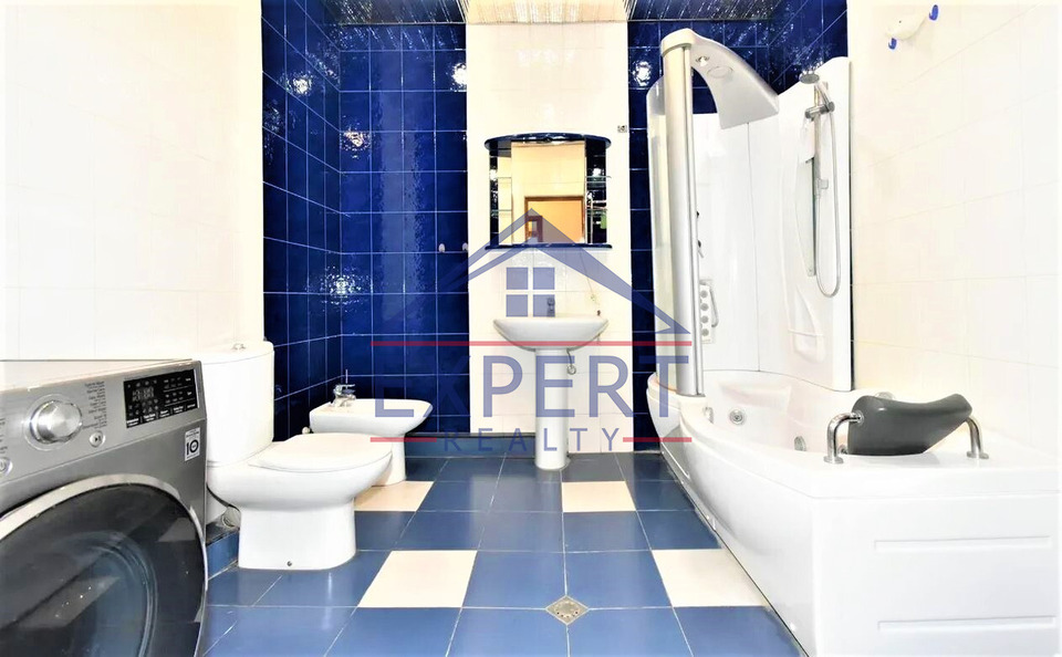 ԿԵՆՏՐՈՆ, ԵԿՄԱԼՅԱՆ ՓՈՂՈՑ, 4 ՍԵՆՅԱԿ