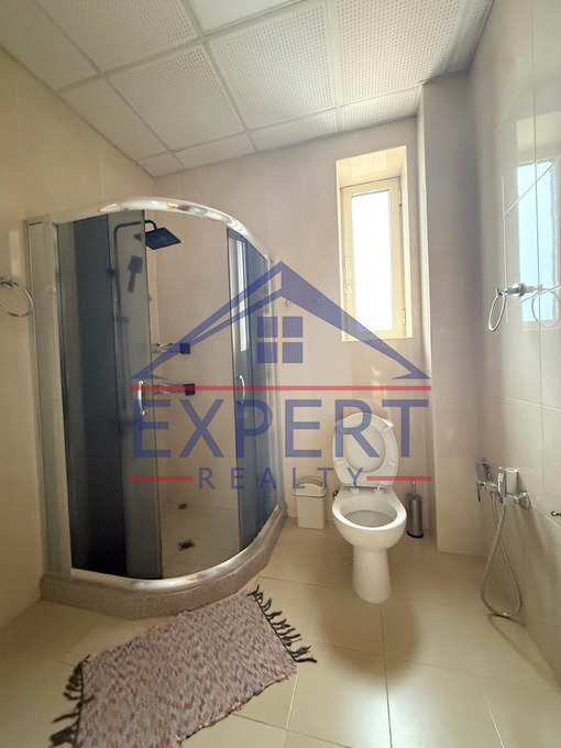 ԿԵՆՏՐՈՆ, ՊԱՐՈՆՅԱՆ ՓՈՂՈՑ, 4 ՍԵՆՅԱԿ