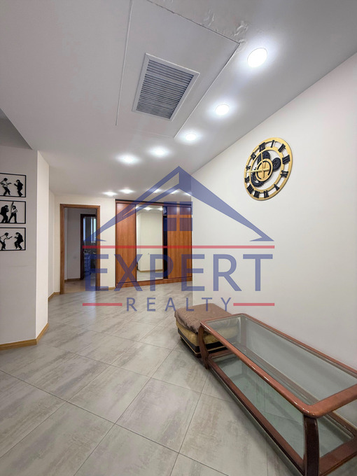 ԿԵՆՏՐՈՆ, ՊԱՐՈՆՅԱՆ ՓՈՂՈՑ, 4 ՍԵՆՅԱԿ