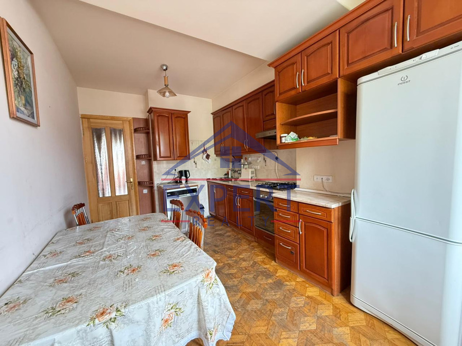 ԱՐԱԲԿԻՐ, ԱԶԱՏՈՒԹՅԱՆ ՊՈՂՈՏԱ, 3 ՍԵՆՅԱԿ