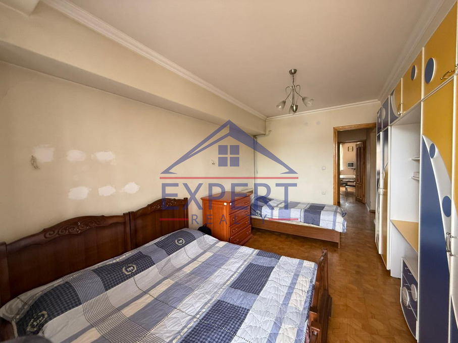 ԱՐԱԲԿԻՐ, ԱԶԱՏՈՒԹՅԱՆ ՊՈՂՈՏԱ, 3 ՍԵՆՅԱԿ