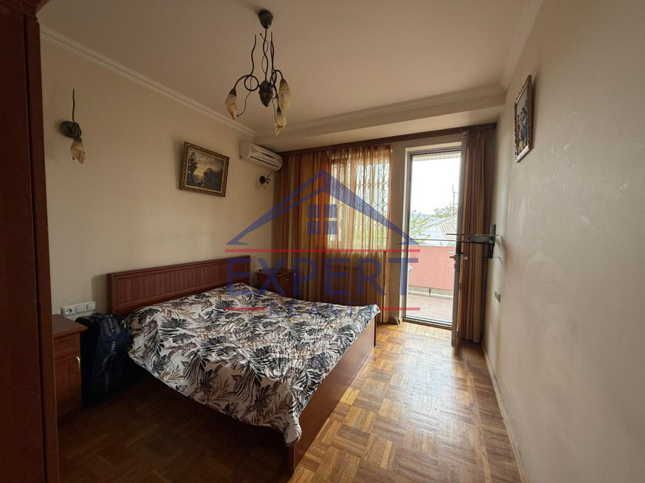 ԱՐԱԲԿԻՐ, ԱԶԱՏՈՒԹՅԱՆ ՊՈՂՈՏԱ, 3 ՍԵՆՅԱԿ