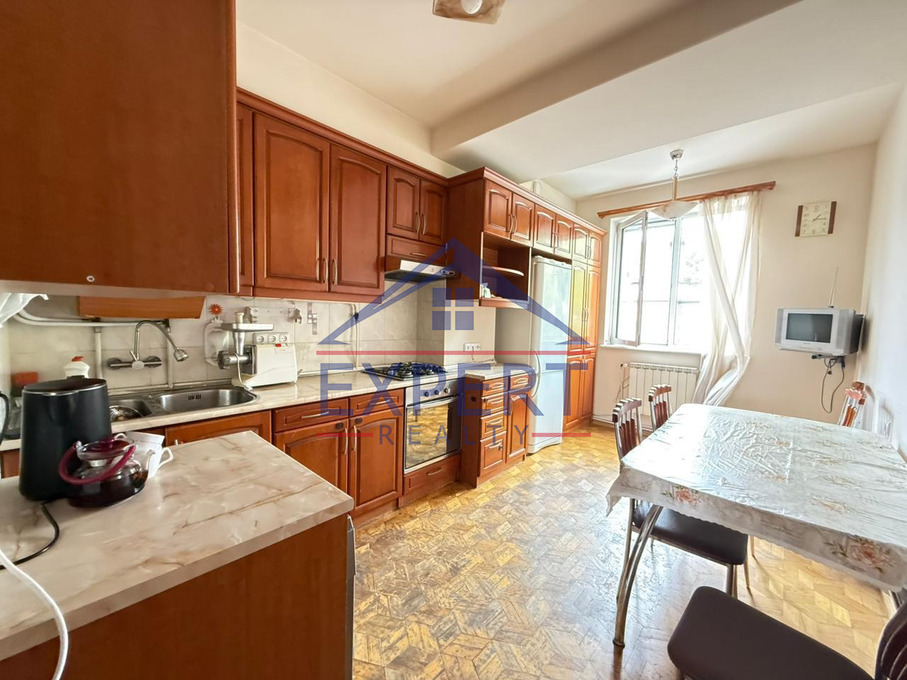 ԱՐԱԲԿԻՐ, ԱԶԱՏՈՒԹՅԱՆ ՊՈՂՈՏԱ, 3 ՍԵՆՅԱԿ