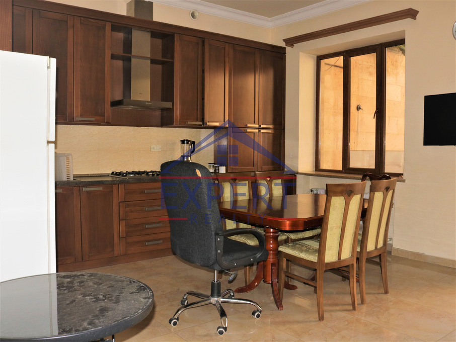 ՔԱՆԱՔԵՌ-ԶԵՅԹՈՒՆ, ԲԱԲԱՅԱՆ ՓՈՂՈՑ, 7 ՍԵՆՅԱԿ