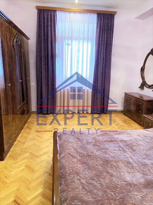 ԿԵՆՏՐՈՆ, ԶԱՔՅԱՆ ՓՈՂՈՑ, 3 ՍԵՆՅԱԿ