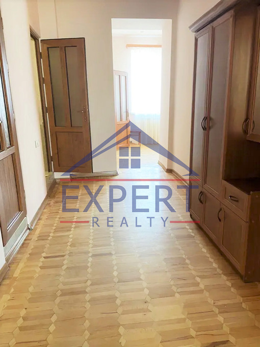 ԿԵՆՏՐՈՆ, ԶԱՔՅԱՆ ՓՈՂՈՑ, 3 ՍԵՆՅԱԿ