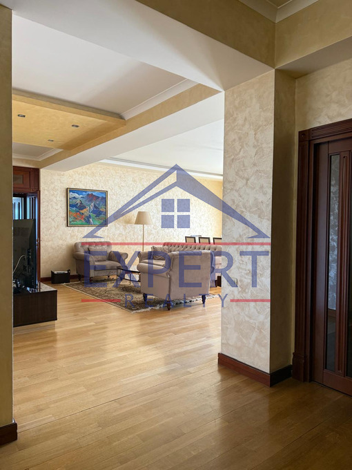 ԿԵՆՏՐՈՆ, ՄԱՇՏՈՑԻ ՊՈՂՈՏԱ, 4 ՍԵՆՅԱԿ