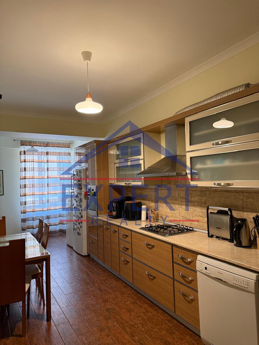 ԿԵՆՏՐՈՆ, ՄԱՇՏՈՑԻ ՊՈՂՈՏԱ, 4 ՍԵՆՅԱԿ