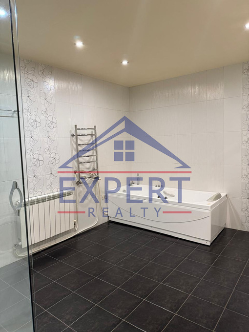 ԿԵՆՏՐՈՆ, ՄԱՇՏՈՑԻ ՊՈՂՈՏԱ, 4 ՍԵՆՅԱԿ