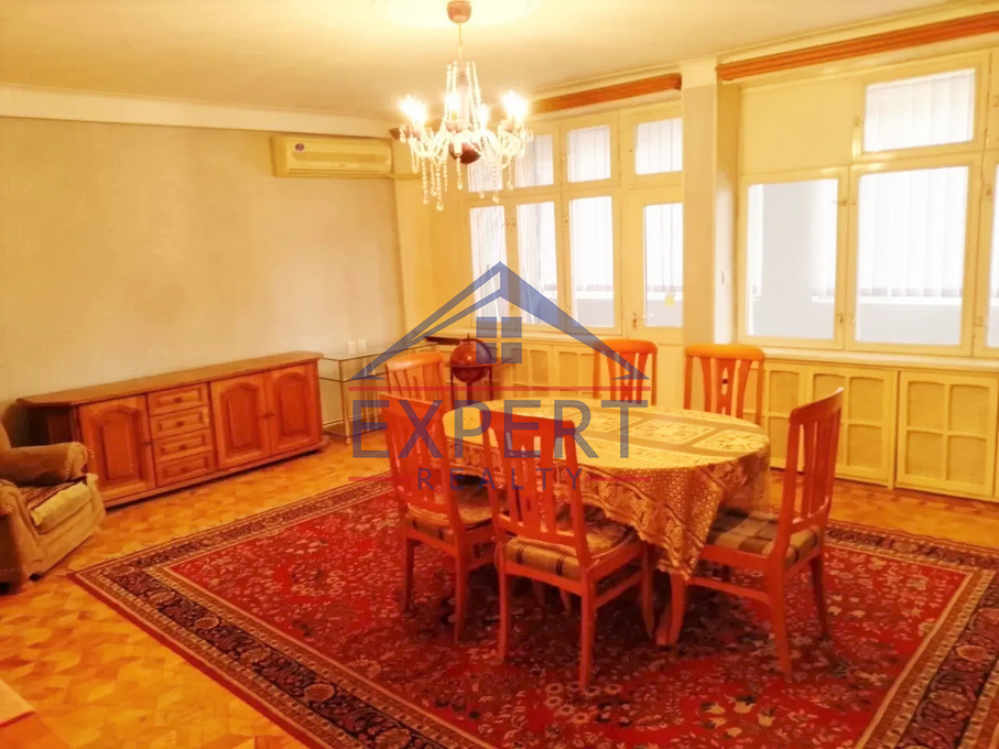 ԿԵՆՏՐՈՆ, ԱԳԱԹԱՆԳԵՂՈՍԻ ՓՈՂՈՑ, 4 ՍԵՆՅԱԿ