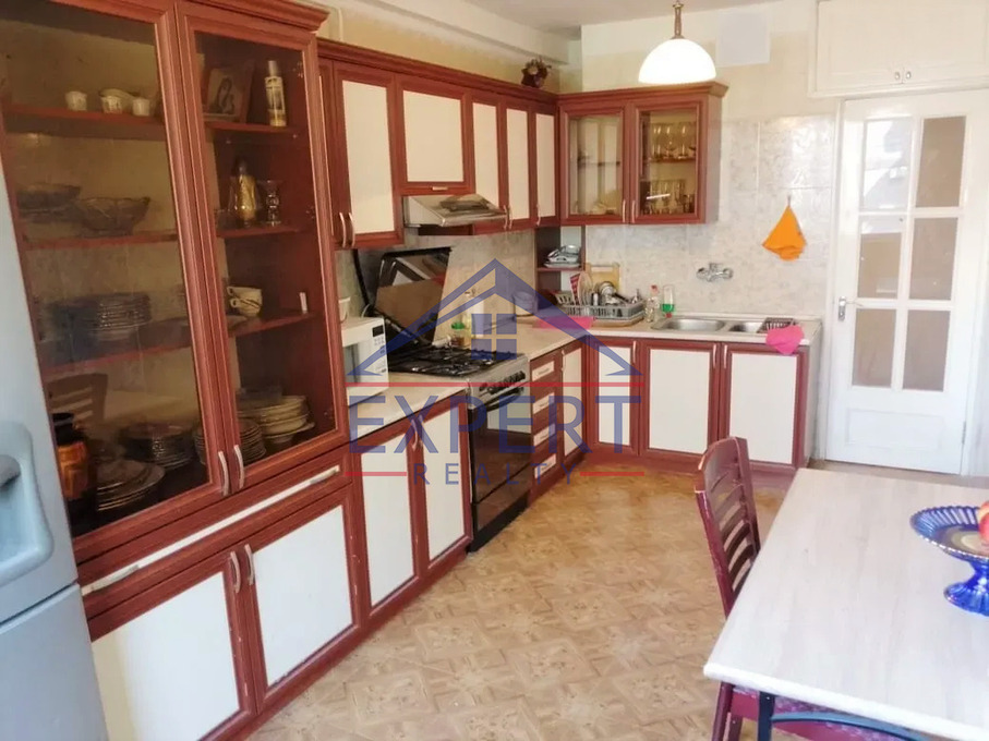 ԿԵՆՏՐՈՆ, ԱԳԱԹԱՆԳԵՂՈՍԻ ՓՈՂՈՑ, 4 ՍԵՆՅԱԿ