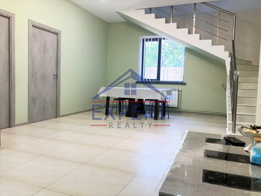 ԱՋԱՓՆՅԱԿ, ԼՈՒԿԱՇԻՆԻ ՓՈՂՈՑ, 6 ՍԵՆՅԱԿ