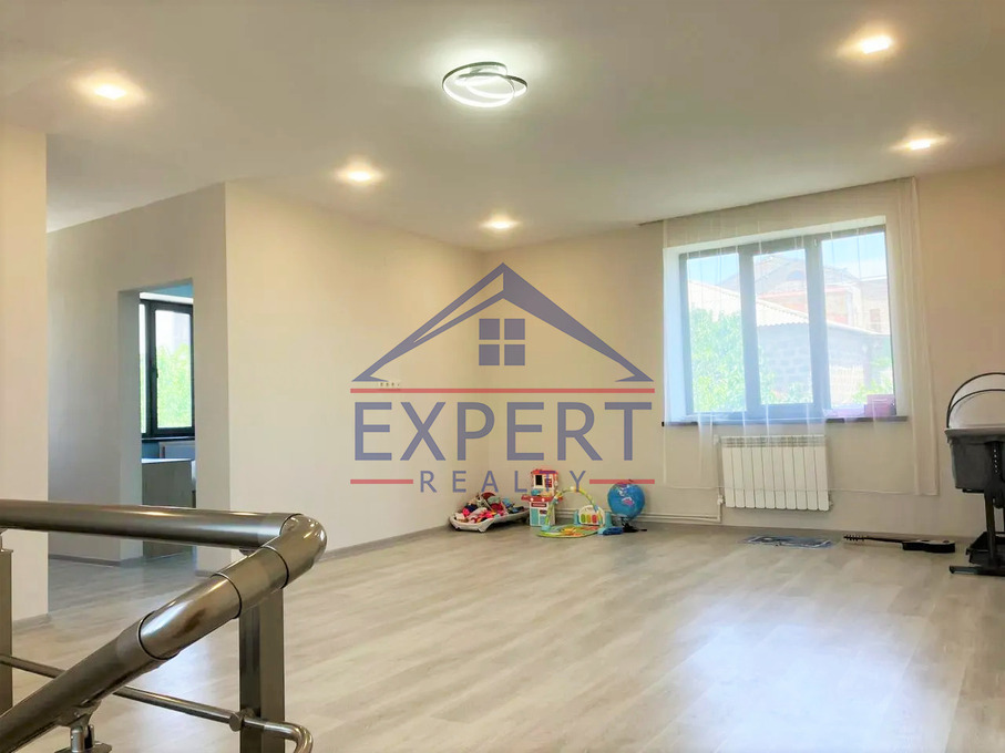 ԱՋԱՓՆՅԱԿ, ԼՈՒԿԱՇԻՆԻ ՓՈՂՈՑ, 6 ՍԵՆՅԱԿ