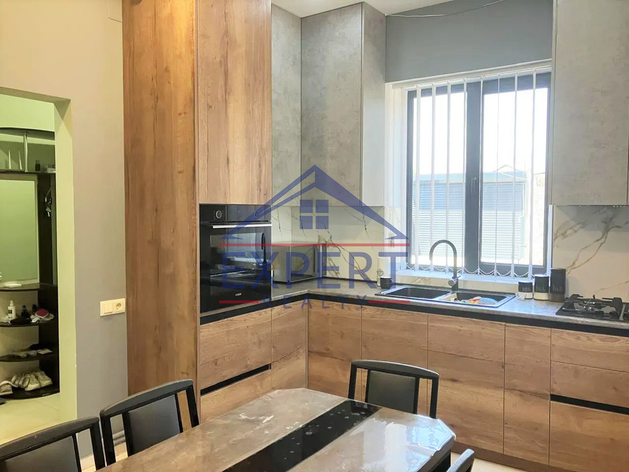 ԱՋԱՓՆՅԱԿ, ԼՈՒԿԱՇԻՆԻ ՓՈՂՈՑ, 6 ՍԵՆՅԱԿ