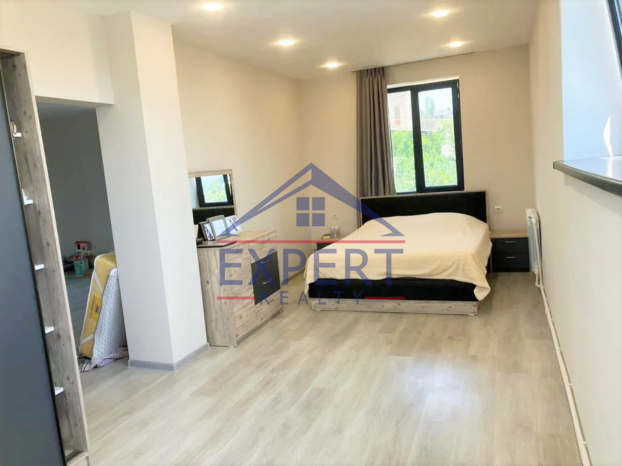 ԱՋԱՓՆՅԱԿ, ԼՈՒԿԱՇԻՆԻ ՓՈՂՈՑ, 6 ՍԵՆՅԱԿ