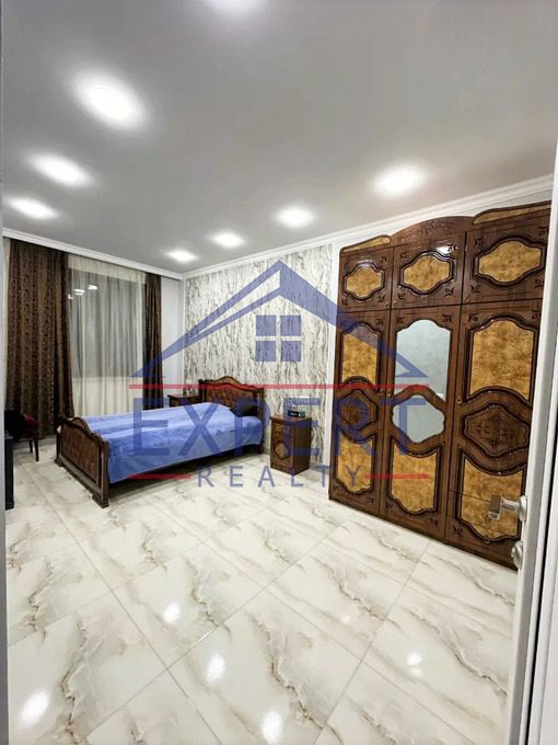 ԱՋԱՓՆՅԱԿ, ԼՈՒԿԱՇԻՆԻ ՓՈՂՈՑ, 5 ՍԵՆՅԱԿ