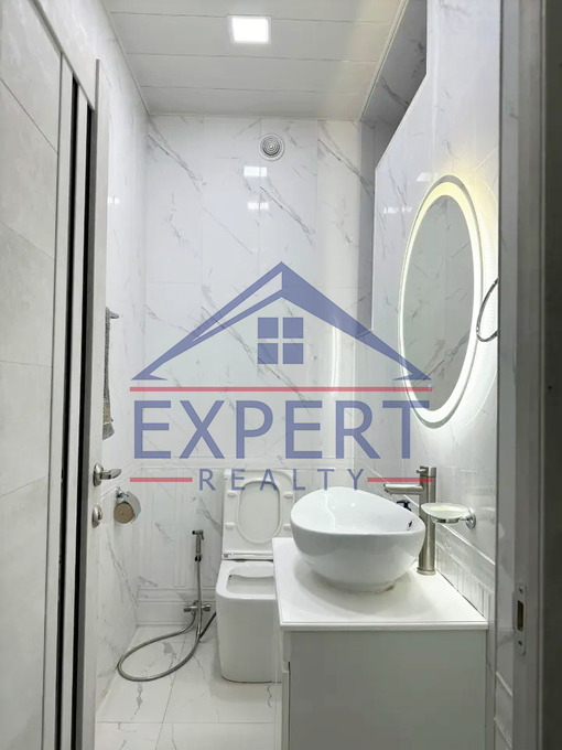 ԱՋԱՓՆՅԱԿ, ԼՈՒԿԱՇԻՆԻ ՓՈՂՈՑ, 5 ՍԵՆՅԱԿ