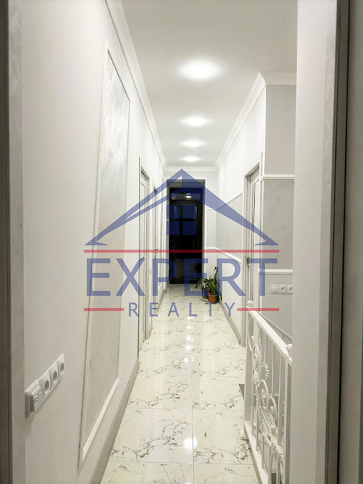 ԱՋԱՓՆՅԱԿ, ԼՈՒԿԱՇԻՆԻ ՓՈՂՈՑ, 5 ՍԵՆՅԱԿ