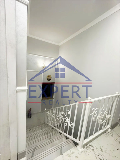 ԱՋԱՓՆՅԱԿ, ԼՈՒԿԱՇԻՆԻ ՓՈՂՈՑ, 5 ՍԵՆՅԱԿ