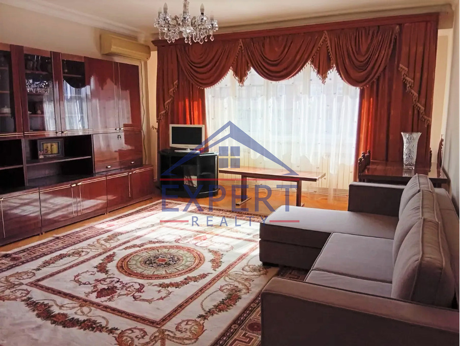 ԿԵՆՏՐՈՆ, ԵՐՎԱՆԴ ՔՈՉԱՐԻ ՓՈՂՈՑ, 4 ՍԵՆՅԱԿ