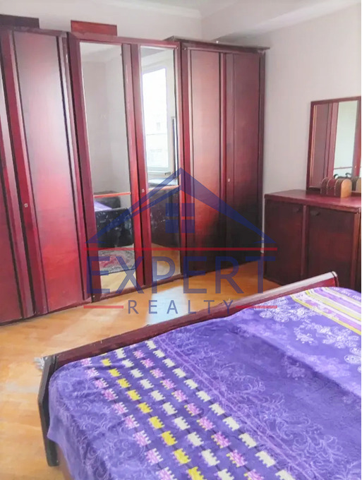 ԿԵՆՏՐՈՆ, ԵՐՎԱՆԴ ՔՈՉԱՐԻ ՓՈՂՈՑ, 4 ՍԵՆՅԱԿ